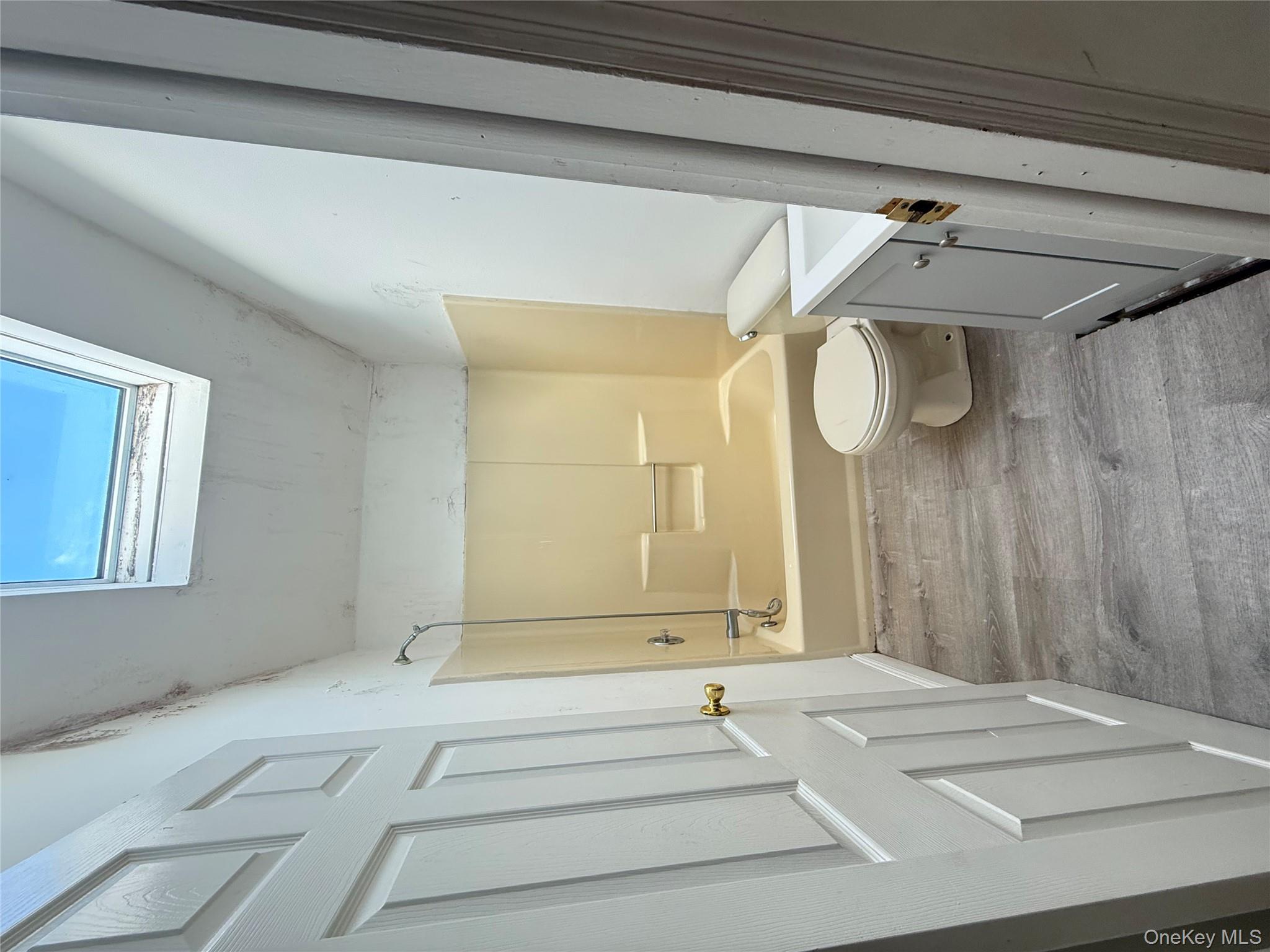 #4 photo, 7 Kristin Court, Bay Shore , NY 11706