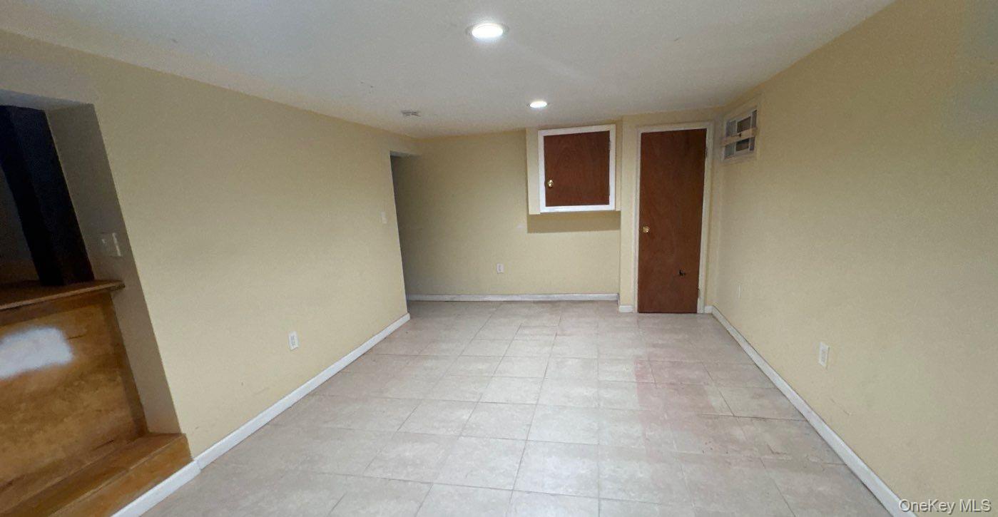 #8 photo, 1493 Rosser Avenue, Elmont , NY 11003