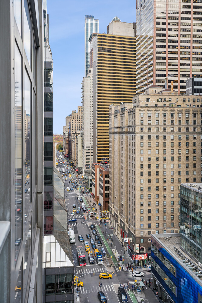 #15 photo, 1600 BROADWAY, مانهاتن Midtown , NY 10019