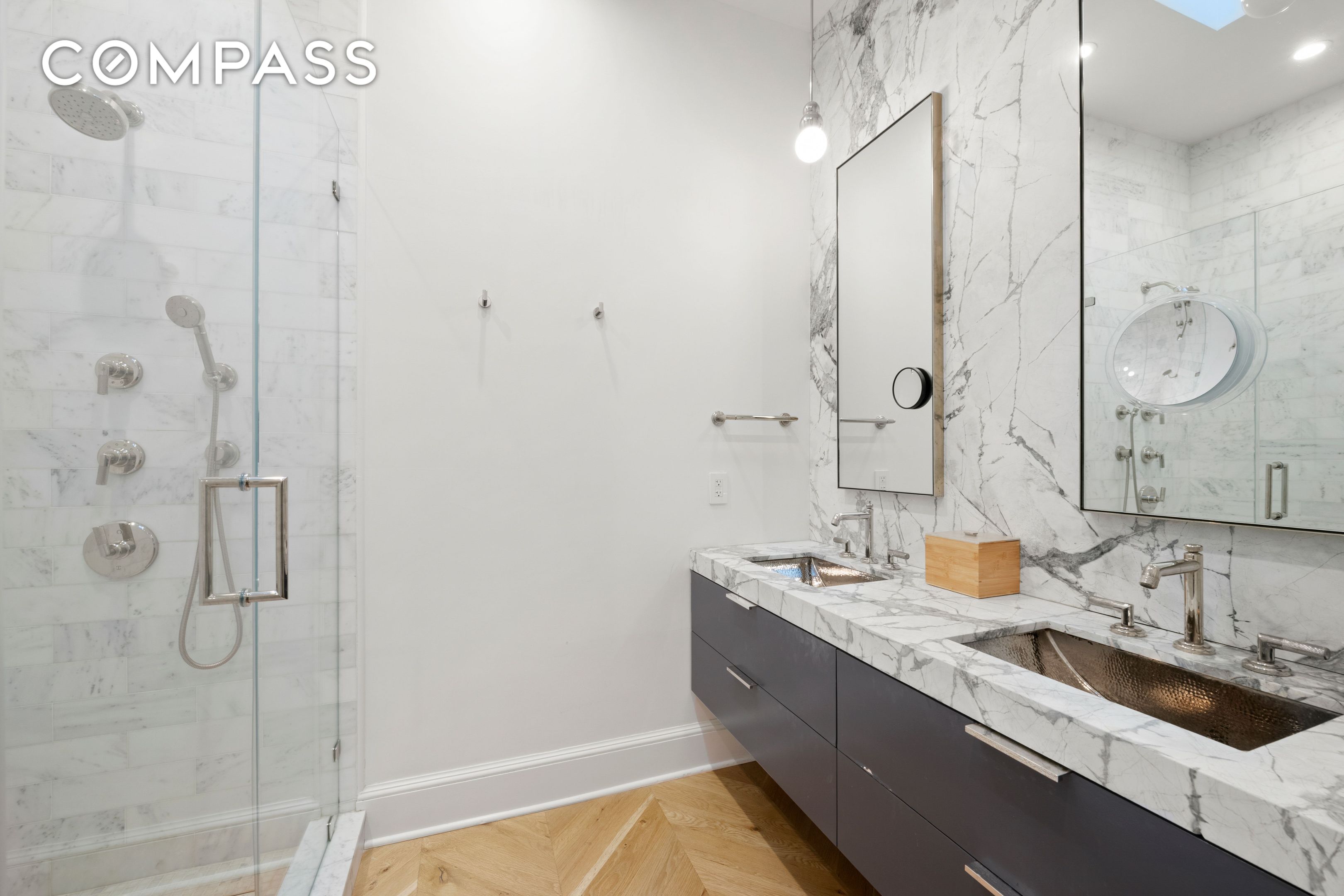 #11 photo, 21 E 22nd Street, Flatiron , NY 10010