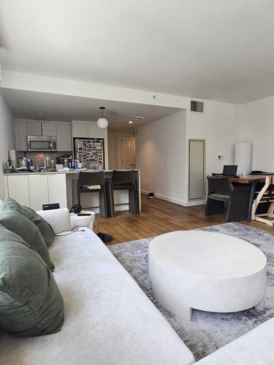 #4 photo, 170 Amsterdam Avenue, Lincoln Square , NY 10023