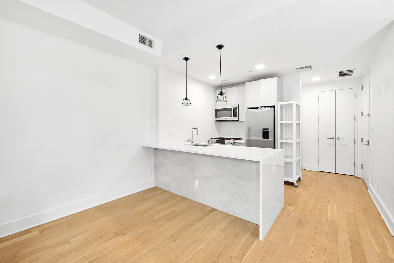 #7 photo, 21-10 44TH Drive, Long Island City , NY 11101