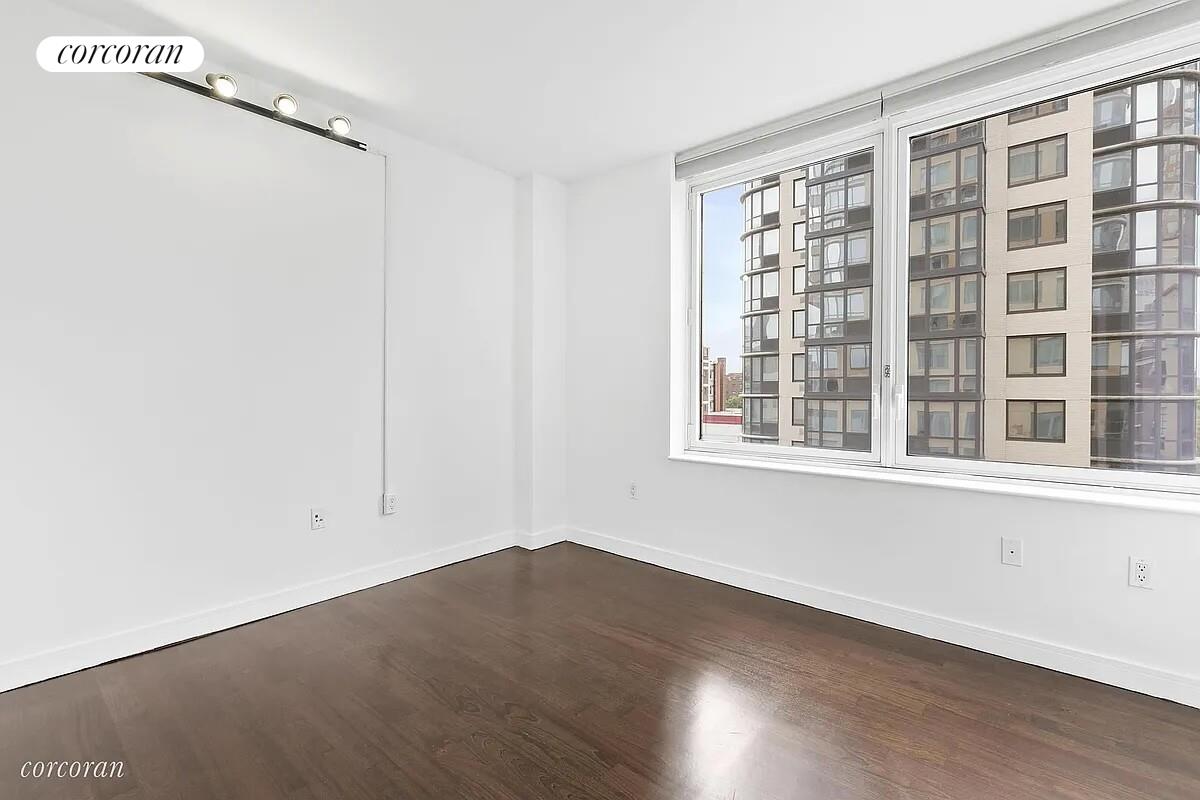 #6 photo, Brooklyn, Downtown Brooklyn , NY 11201