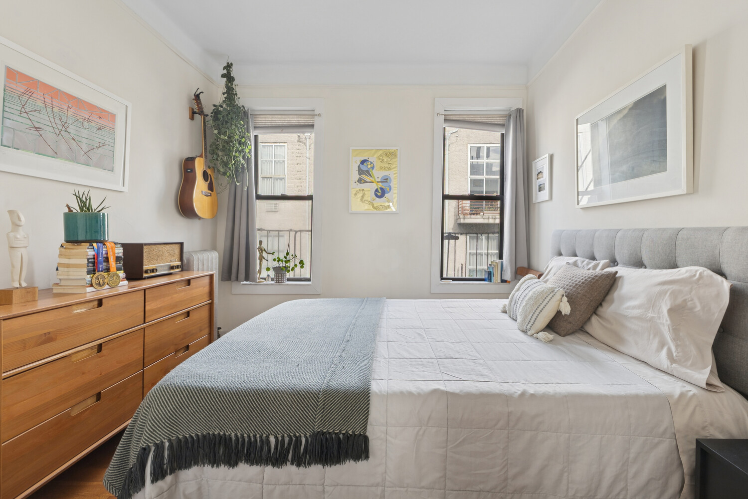 #4 photo, 171 MESEROLE Street, Williamsburg,South , NY 11206