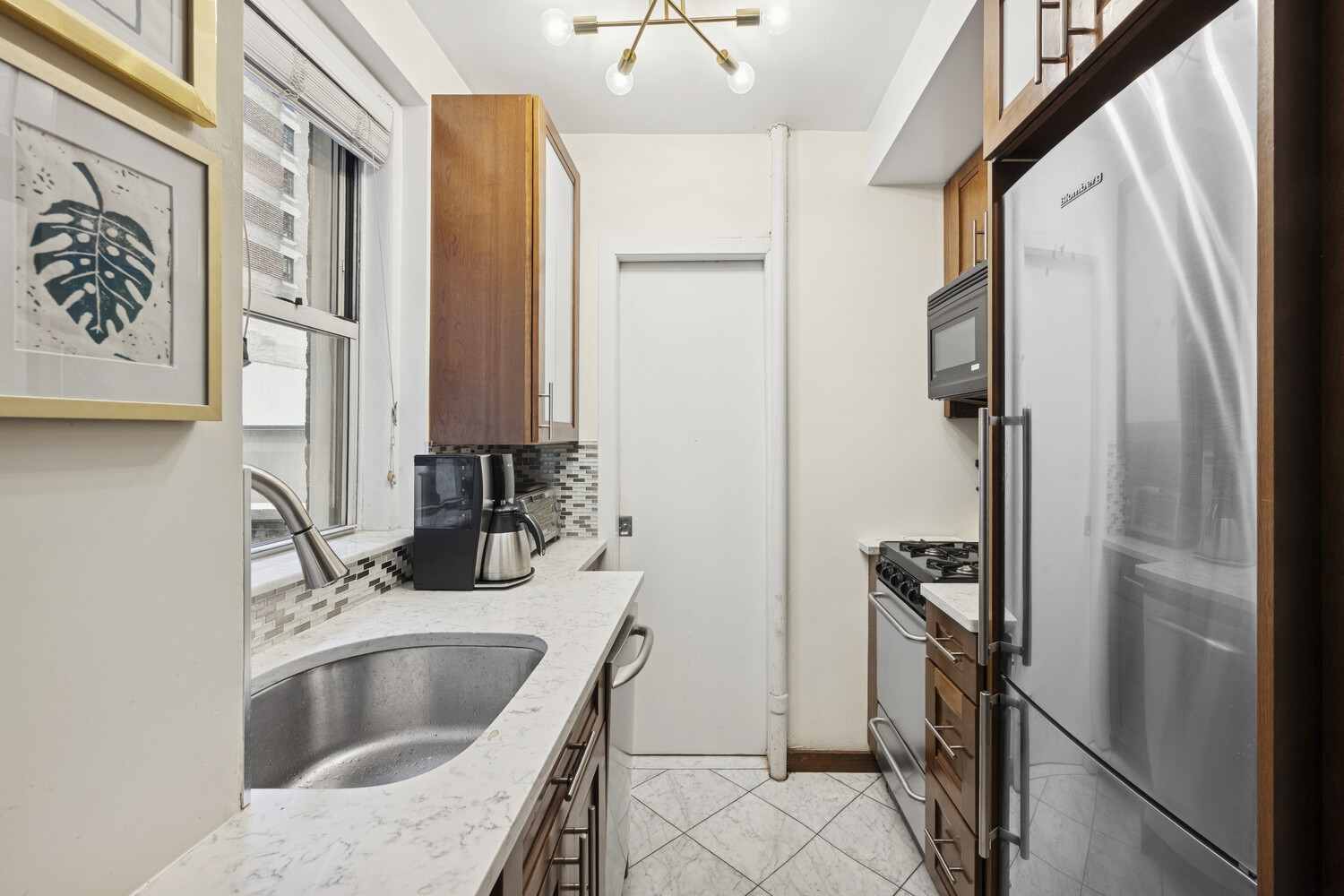 #4 photo, 333 E 43RD Street, Turtle Bay , NY 10017