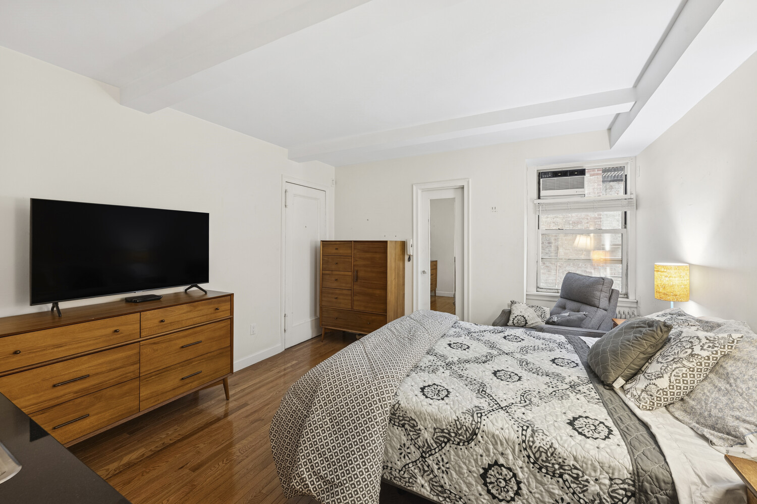 #5 photo, 333 E 43RD Street, Turtle Bay , NY 10017