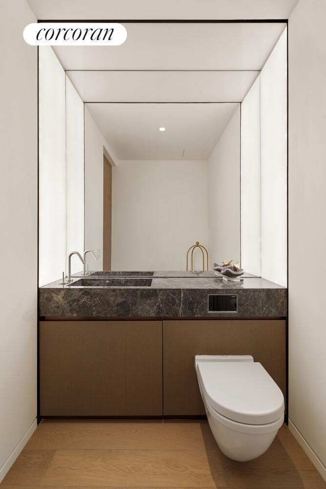 #8 photo, New York City, Midtown East , NY 10022