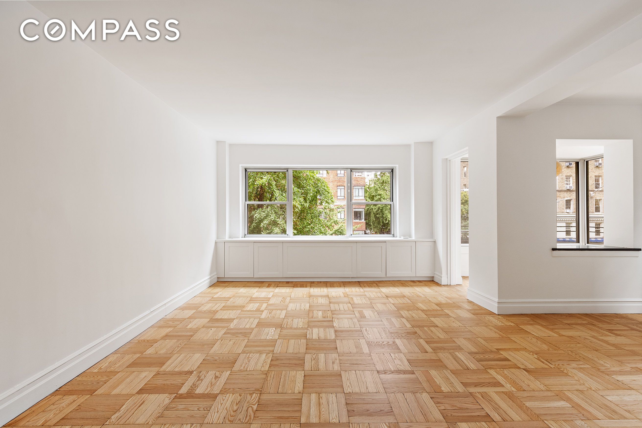 #12 photo, 11 5th Avenue, Greenwich Village , NY 10003