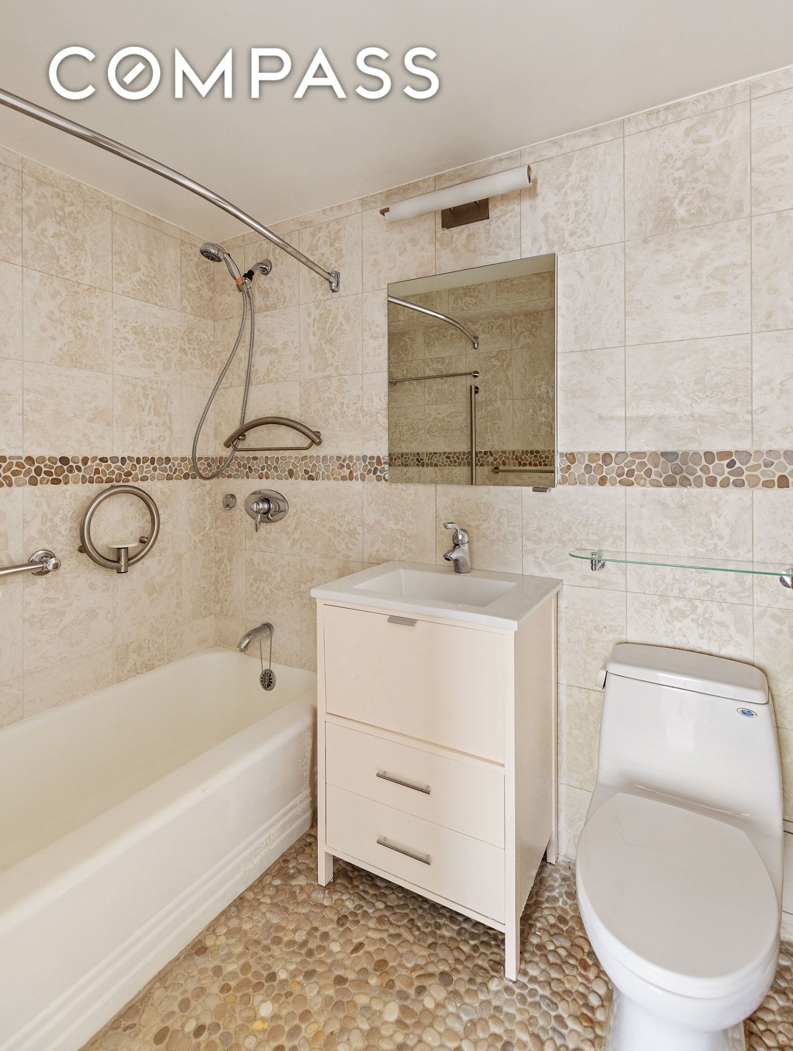 #14 photo, 11 5th Avenue, Greenwich Village , NY 10003