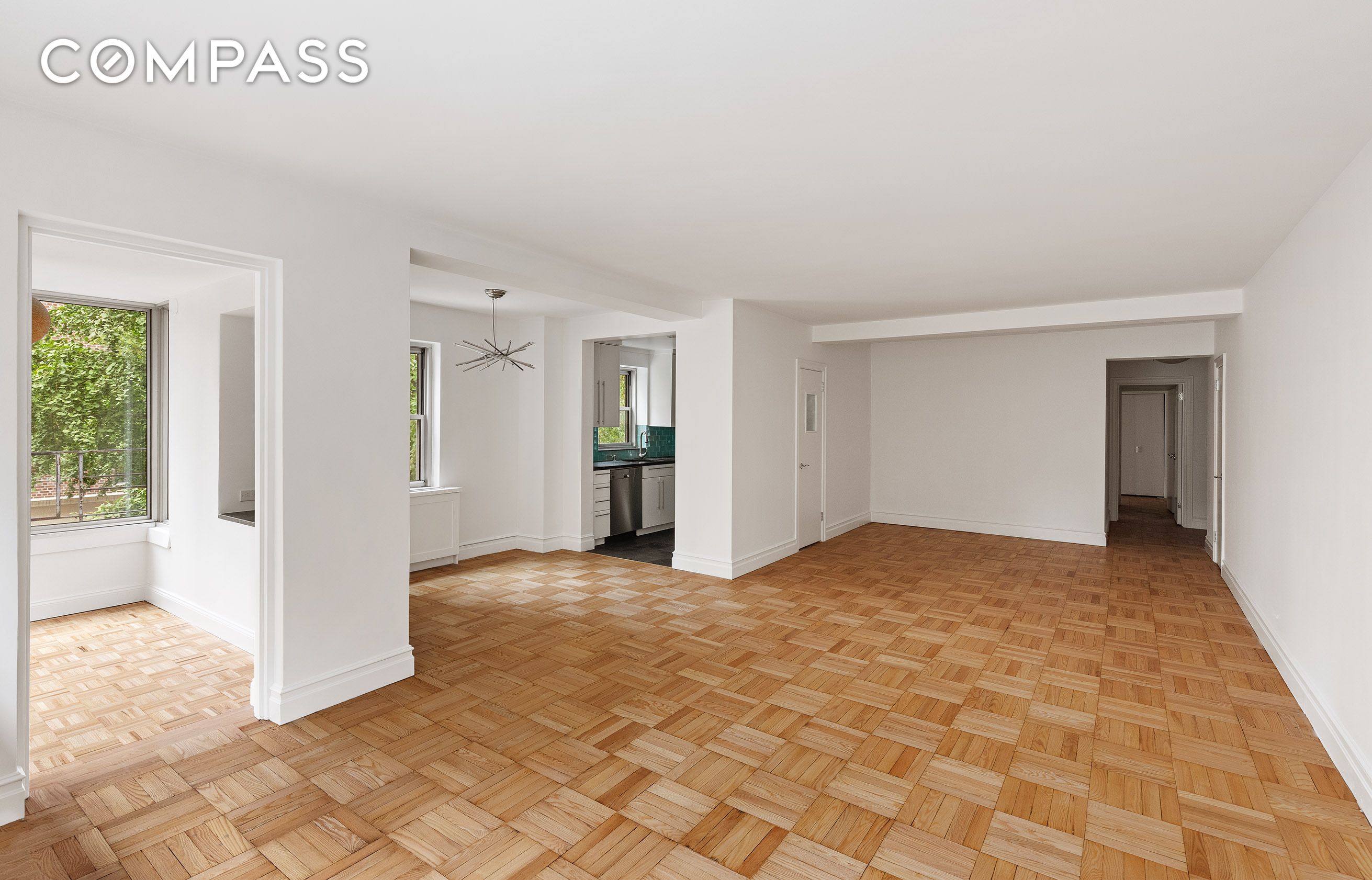 #5 photo, 11 5th Avenue, Greenwich Village , NY 10003