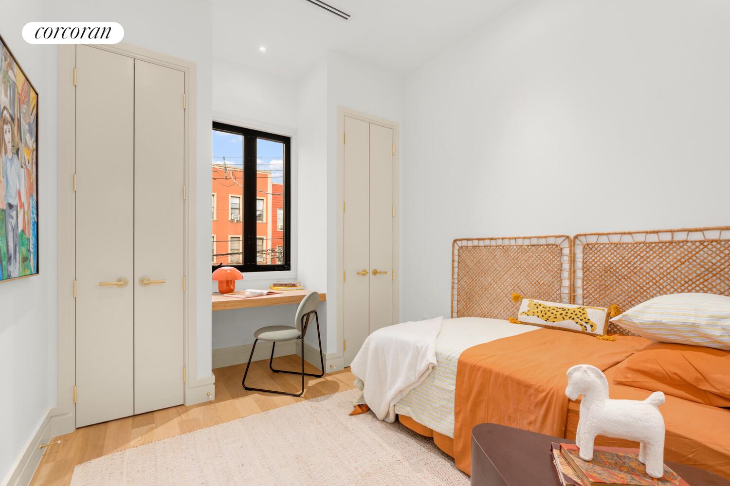 #13 photo, 980 METROPOLITAN Avenue, East Williamsburg , NY 11211