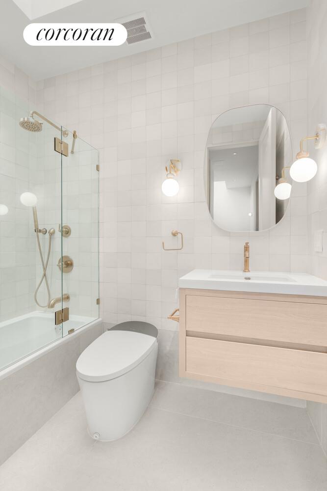 #14 photo, 980 METROPOLITAN Avenue, East Williamsburg , NY 11211