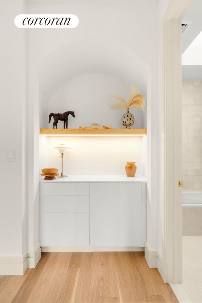 #16 photo, 980 METROPOLITAN Avenue, East Williamsburg , NY 11211