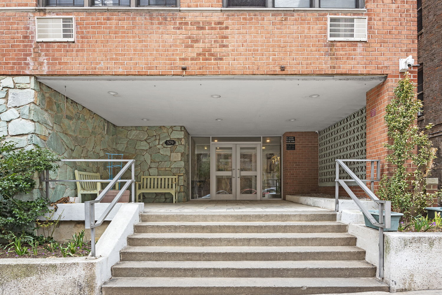 #2 photo, 579 W 215TH Street, Inwood , NY 10034