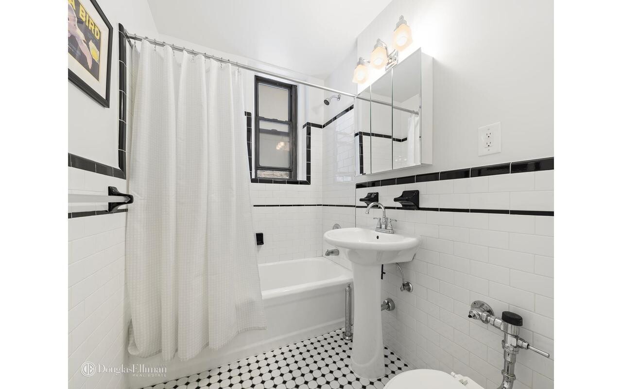 #8 photo, 960 STERLING Place, Crown Heights , NY 11213