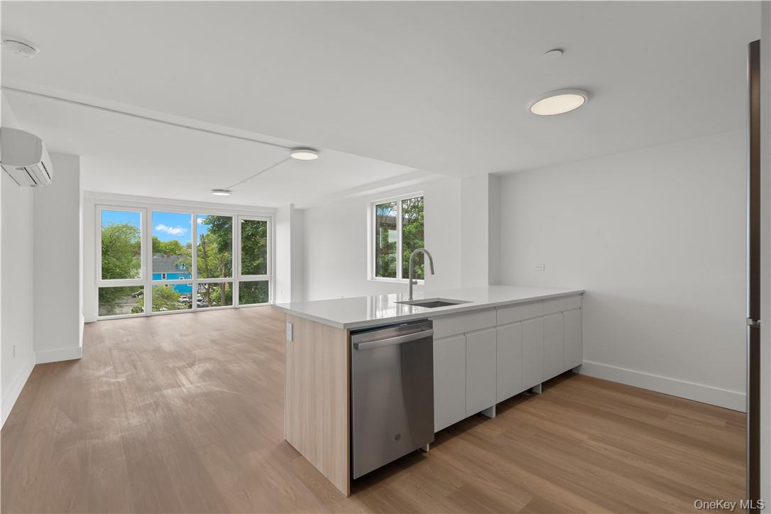 #6 photo, Ten Lyon Place, White Plains , NY 10601