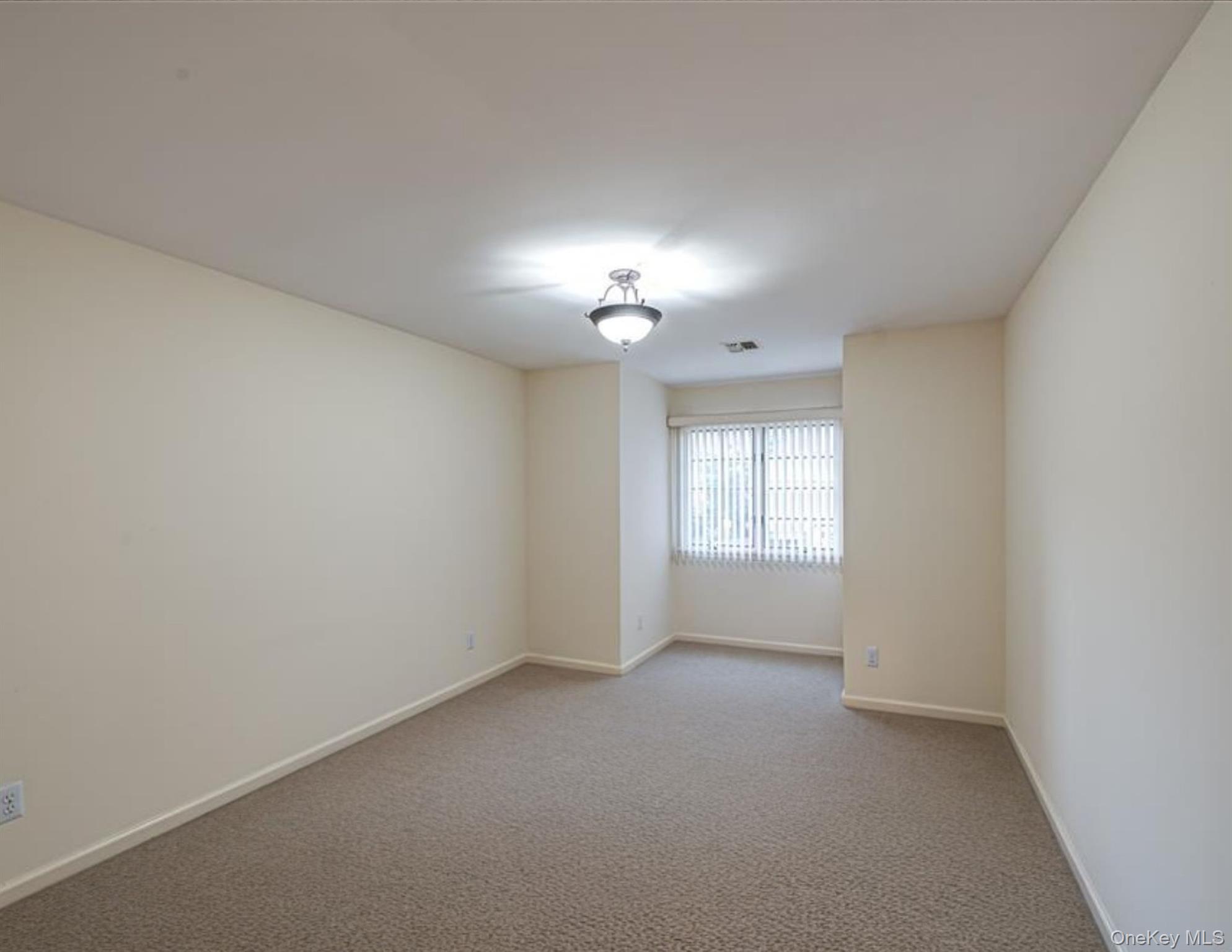 #18 photo, 4 Cedar Ridge Lane, サフォーク郡 Bay Shore , NY 11706