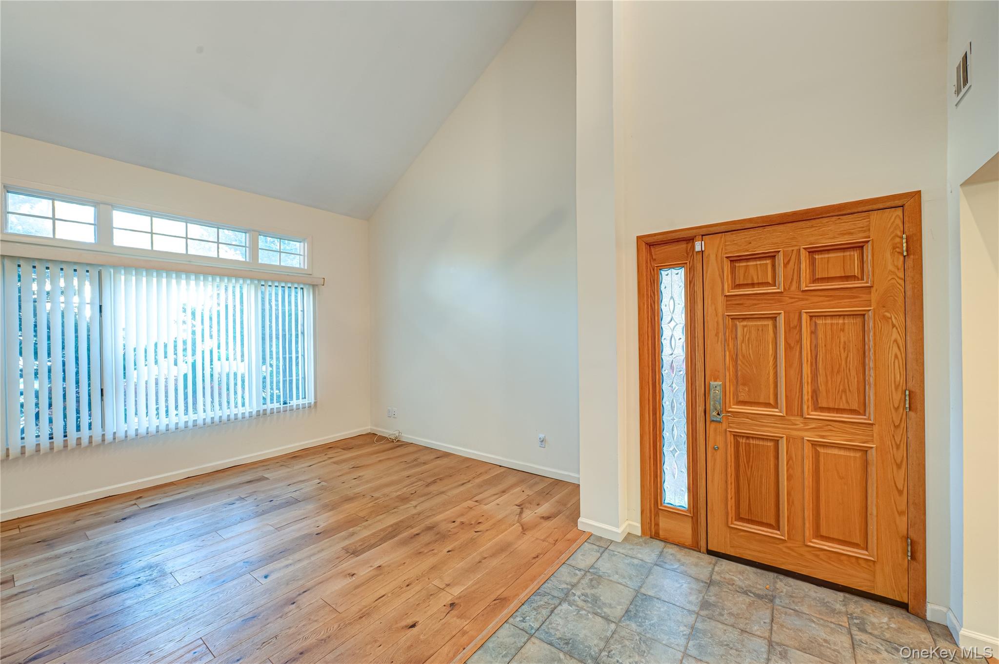 #2 photo, 4 Cedar Ridge Lane, サフォーク郡 Bay Shore , NY 11706