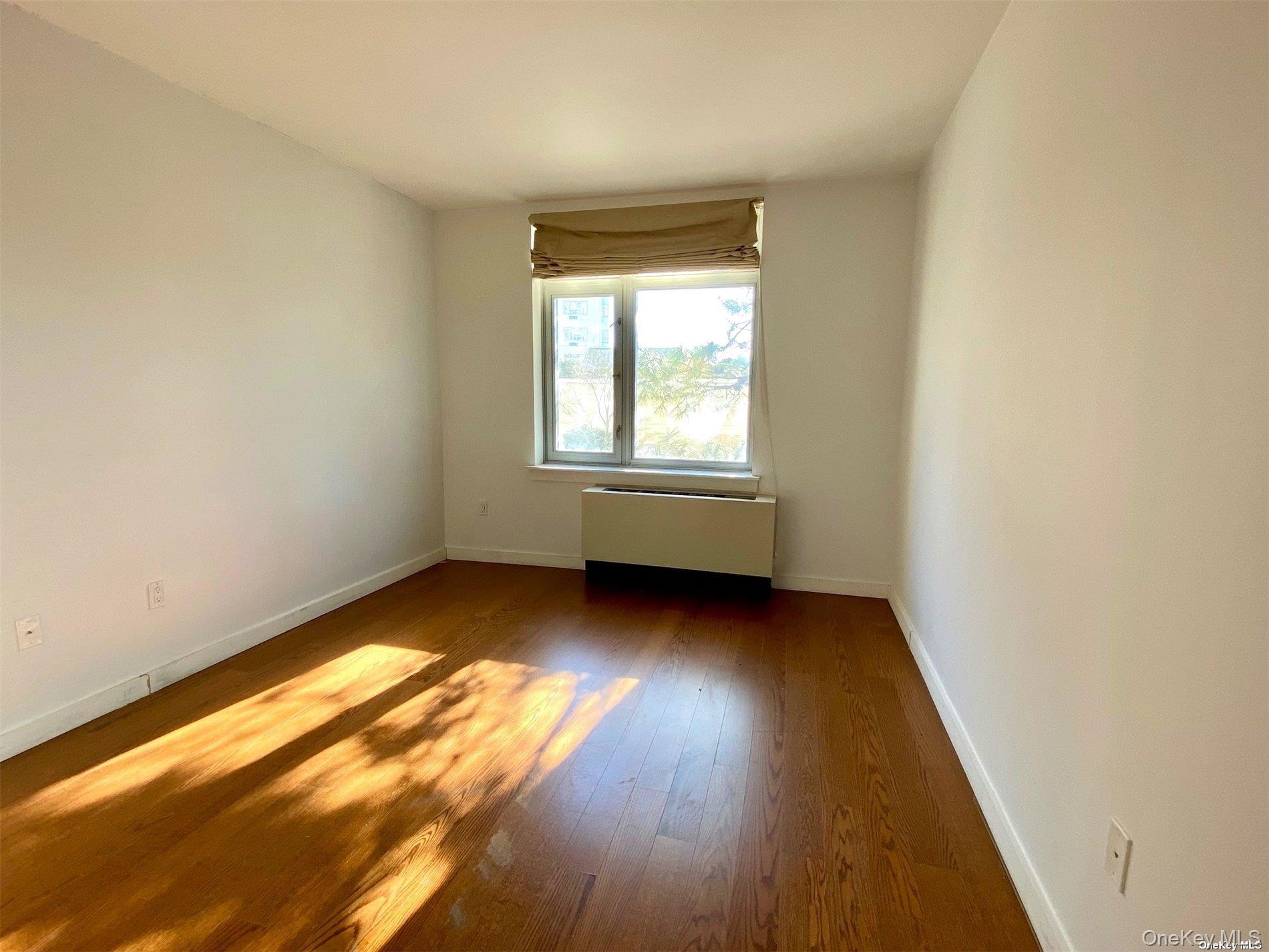 #12 photo, 40-28 College Point Boulevard, Flushing , NY 11354