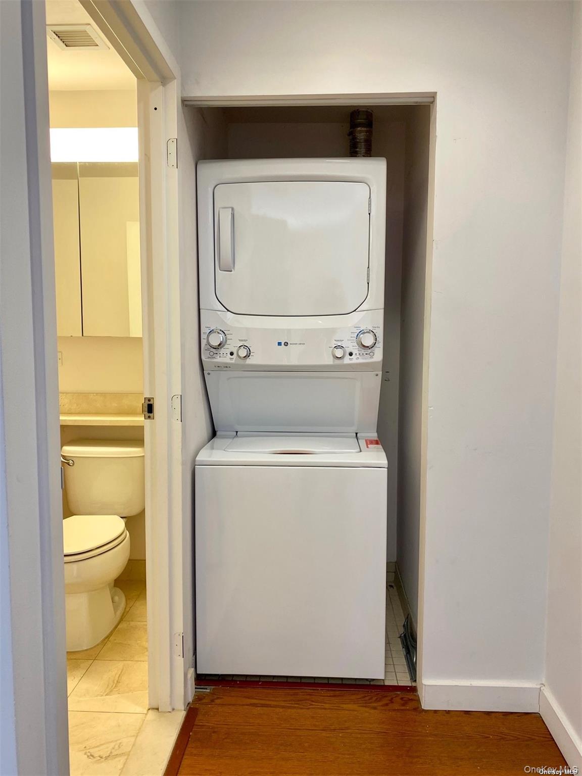 #14 photo, 40-28 College Point Boulevard, Flushing , NY 11354