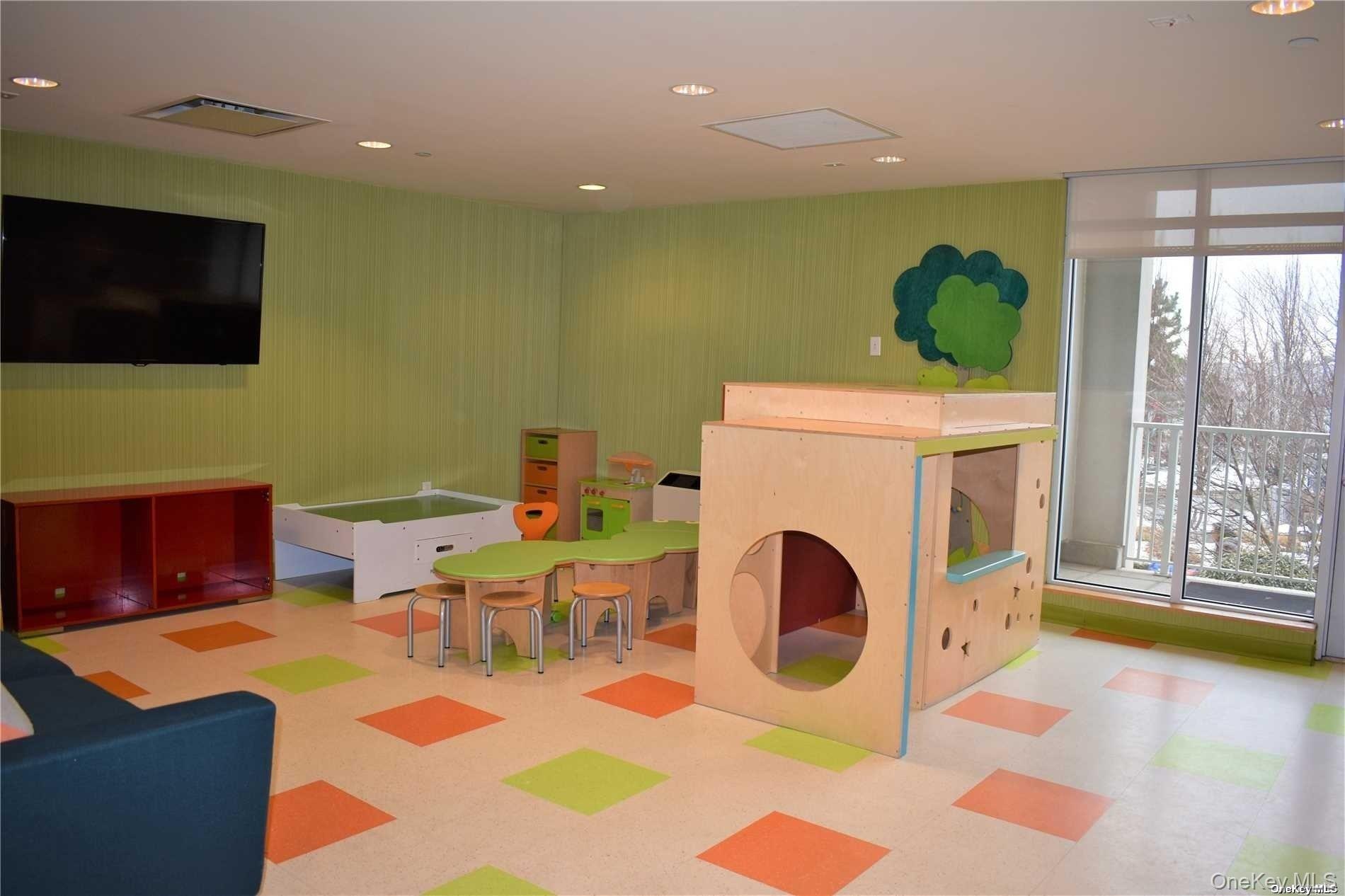 #16 photo, 40-28 College Point Boulevard, Flushing , NY 11354