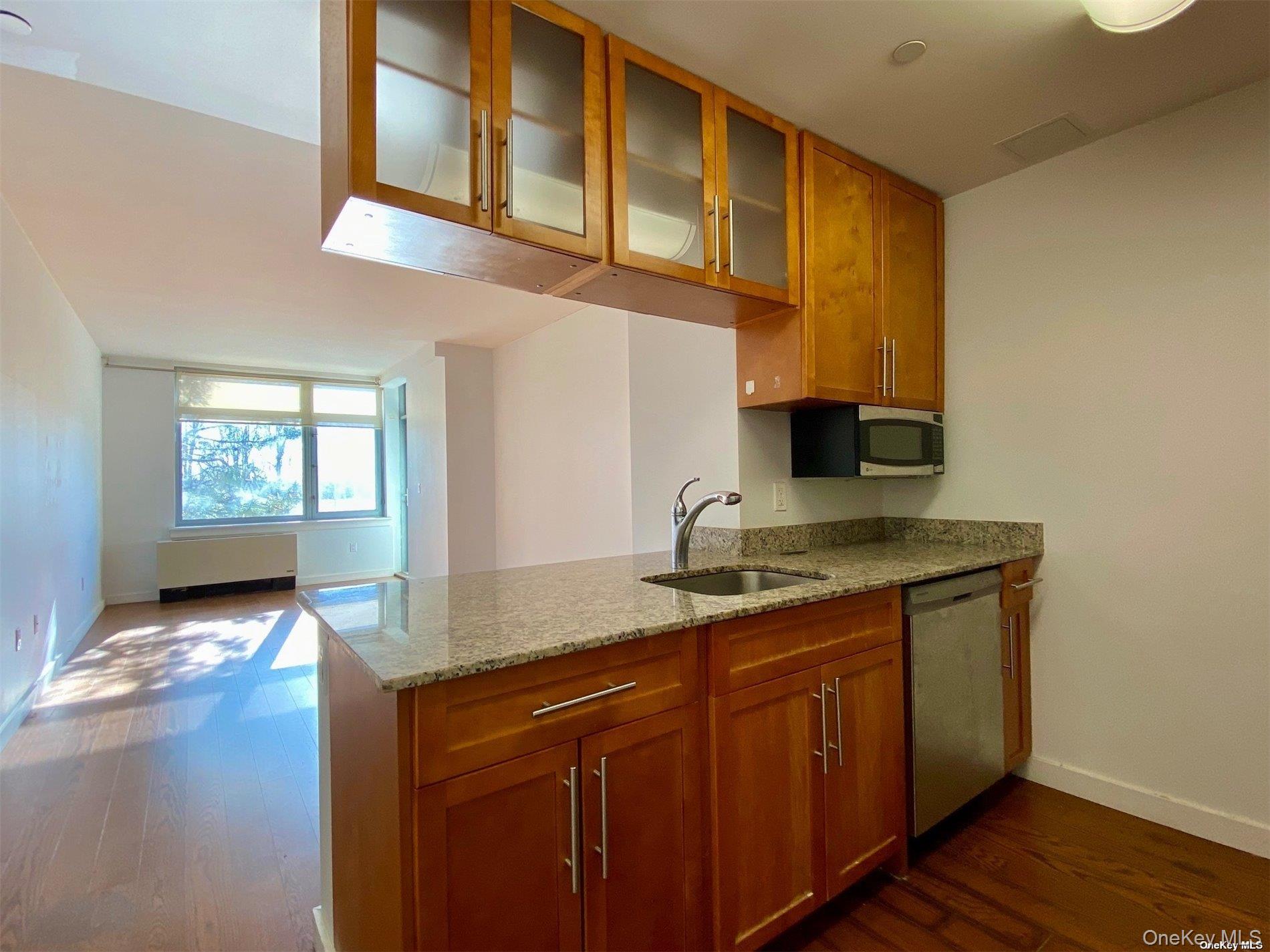 #7 photo, 40-28 College Point Boulevard, Flushing , NY 11354