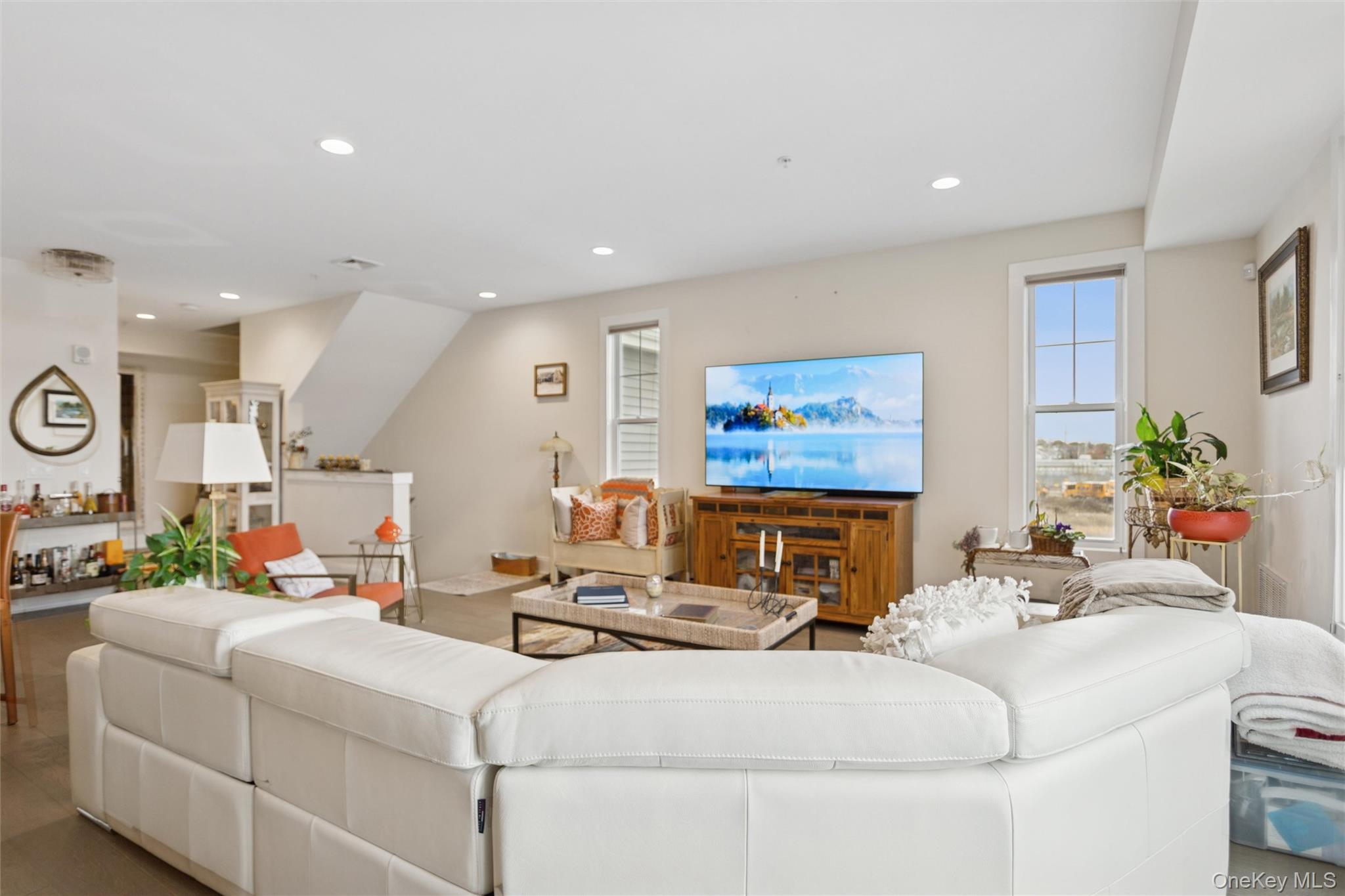 #10 photo, 352 Marina Pointe Drive, East Rockaway , NY 11518