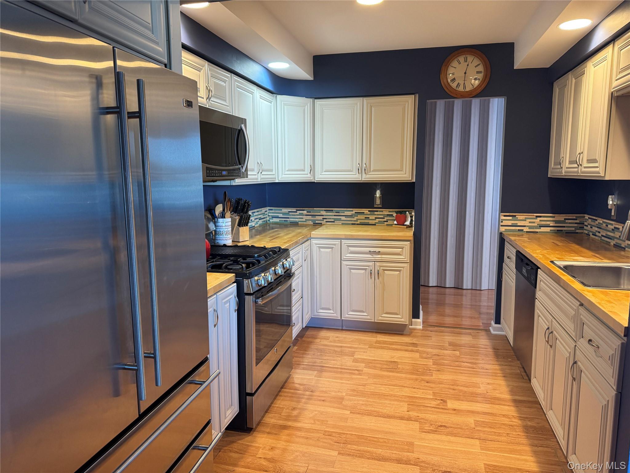 #6 photo, 59 Hampton Place, Freeport , NY 11520