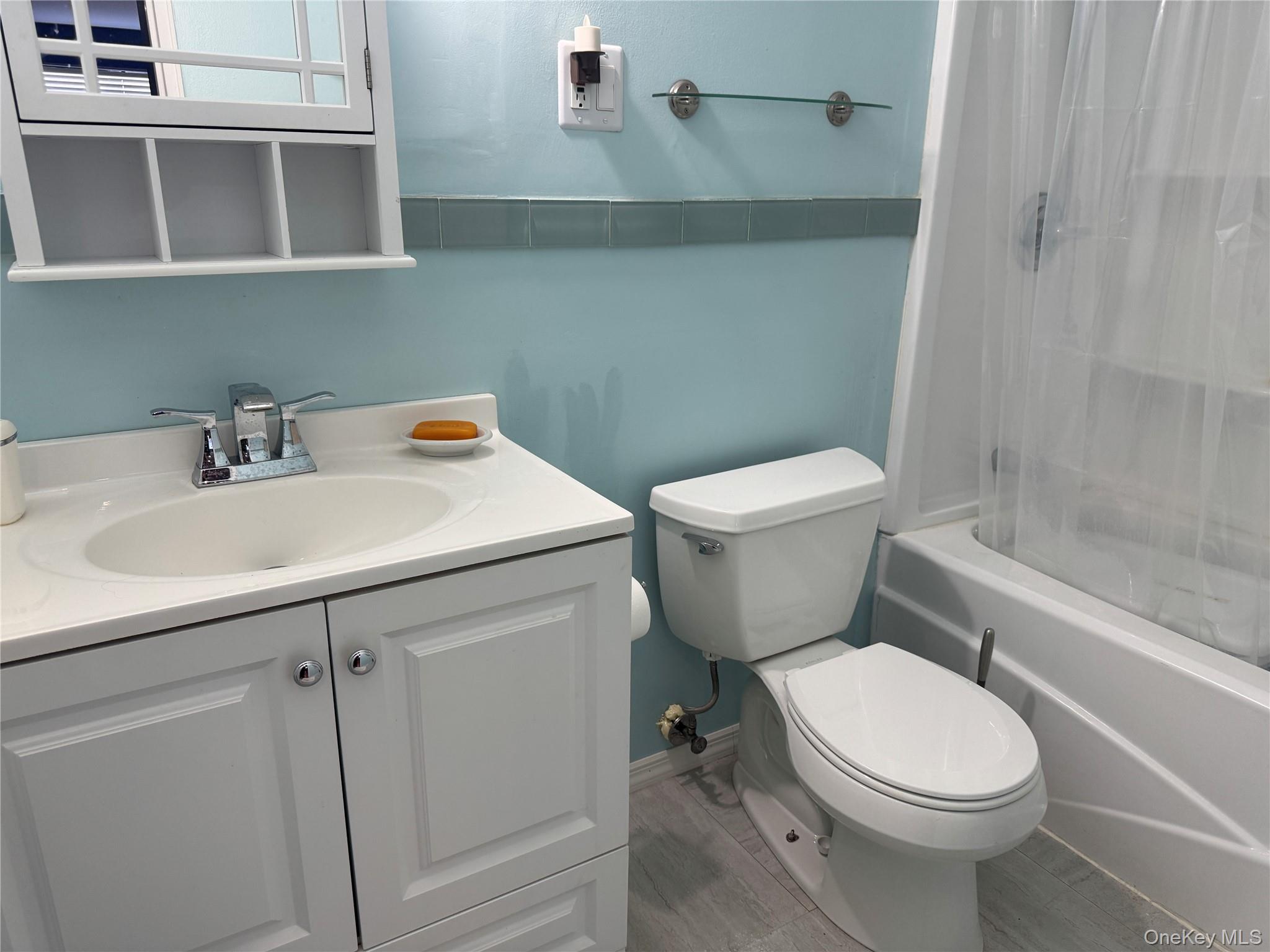 #8 photo, 59 Hampton Place, Freeport , NY 11520