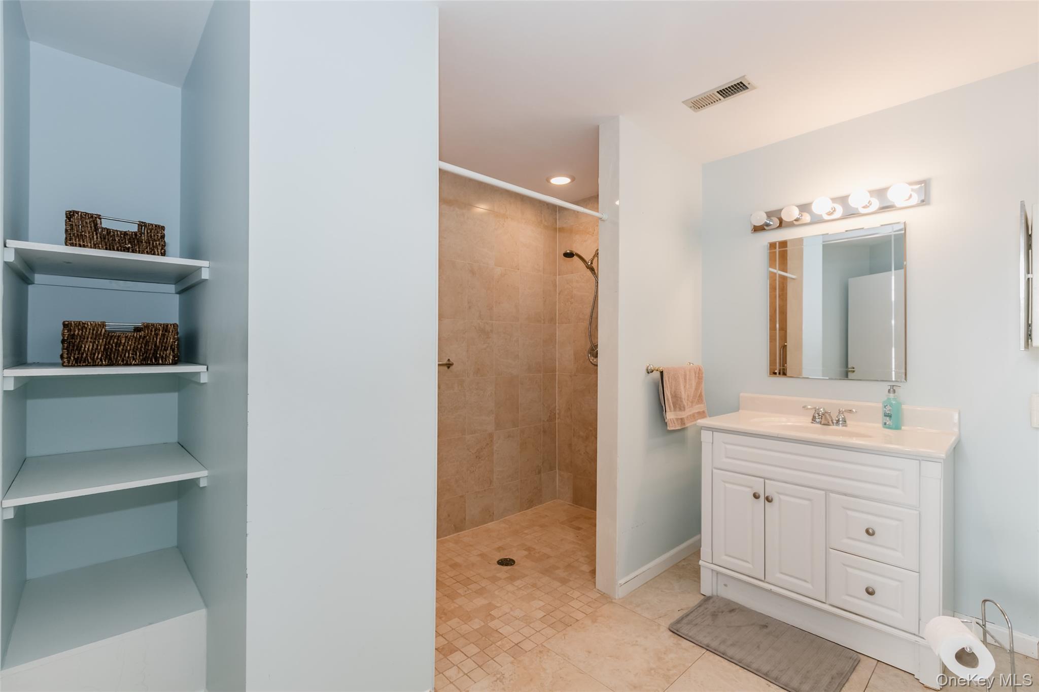 #15 photo, 14 Mystic Circle, サフォーク郡 Bay Shore , NY 11706