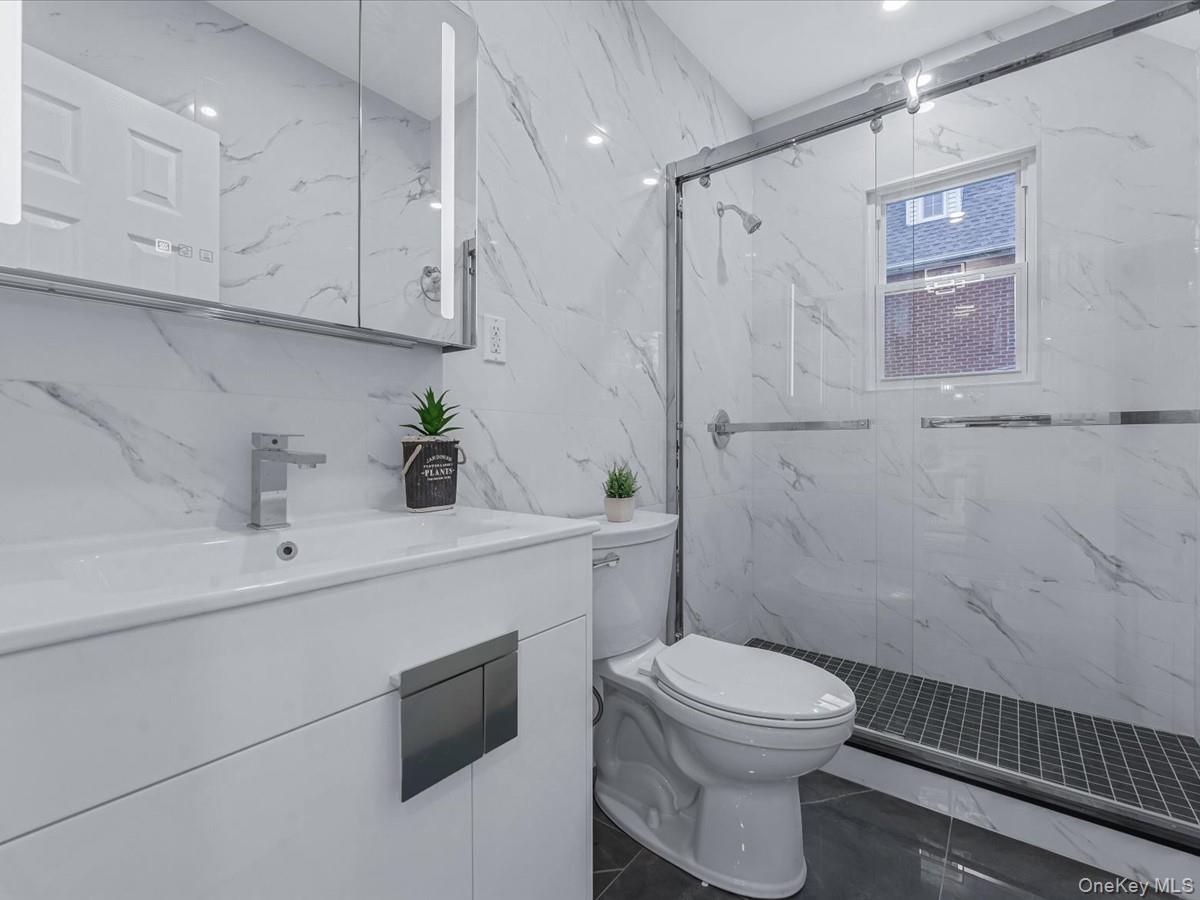 #14 photo, 62 Essex Road, Great Neck , NY 11023