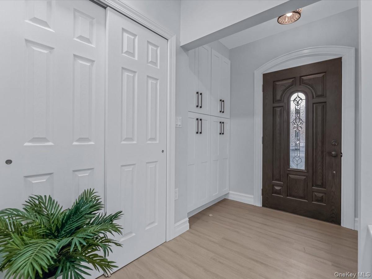 #2 photo, 62 Essex Road, Great Neck , NY 11023