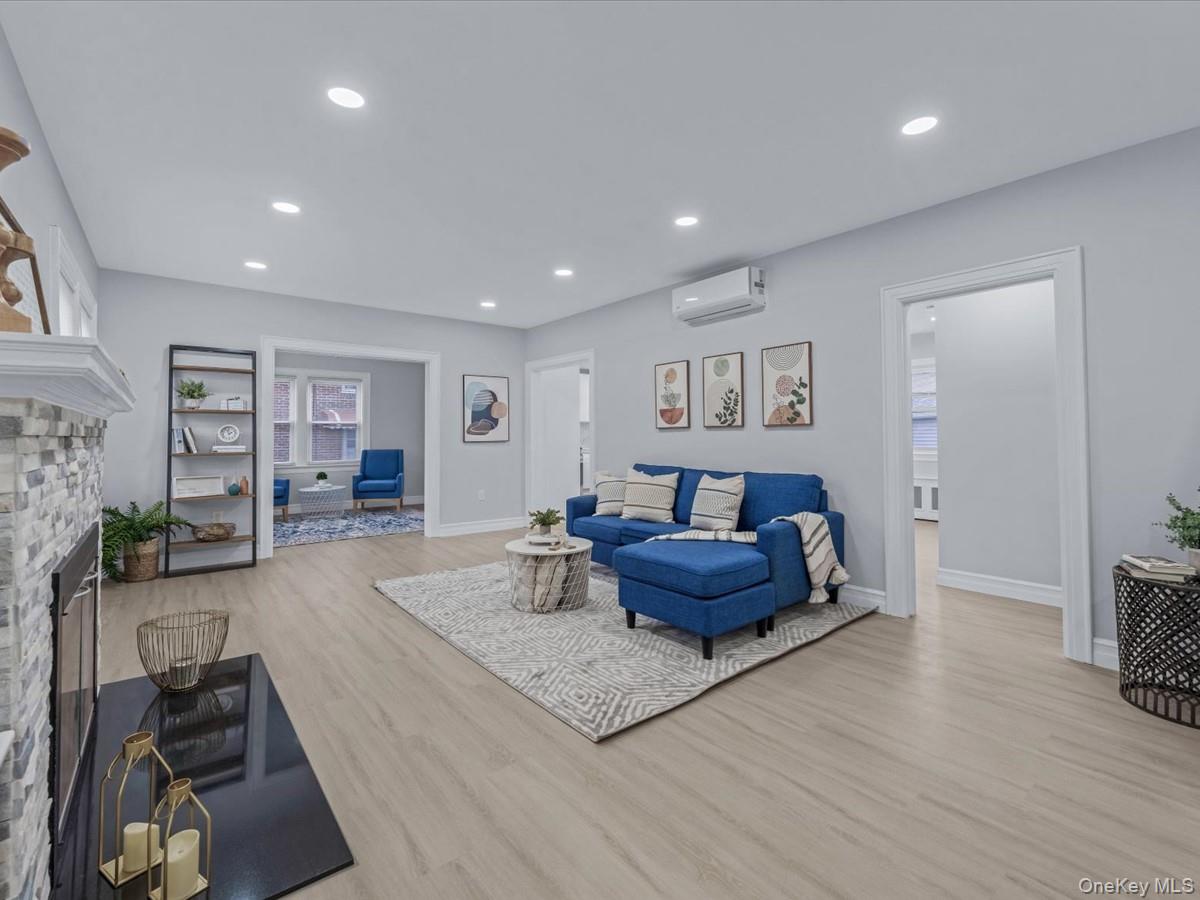 #3 photo, 62 Essex Road, Great Neck , NY 11023