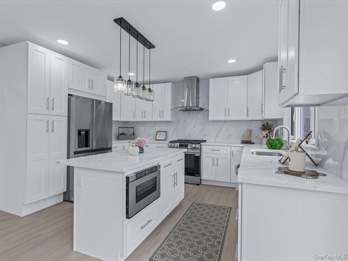 #9 photo, 62 Essex Road, Great Neck , NY 11023