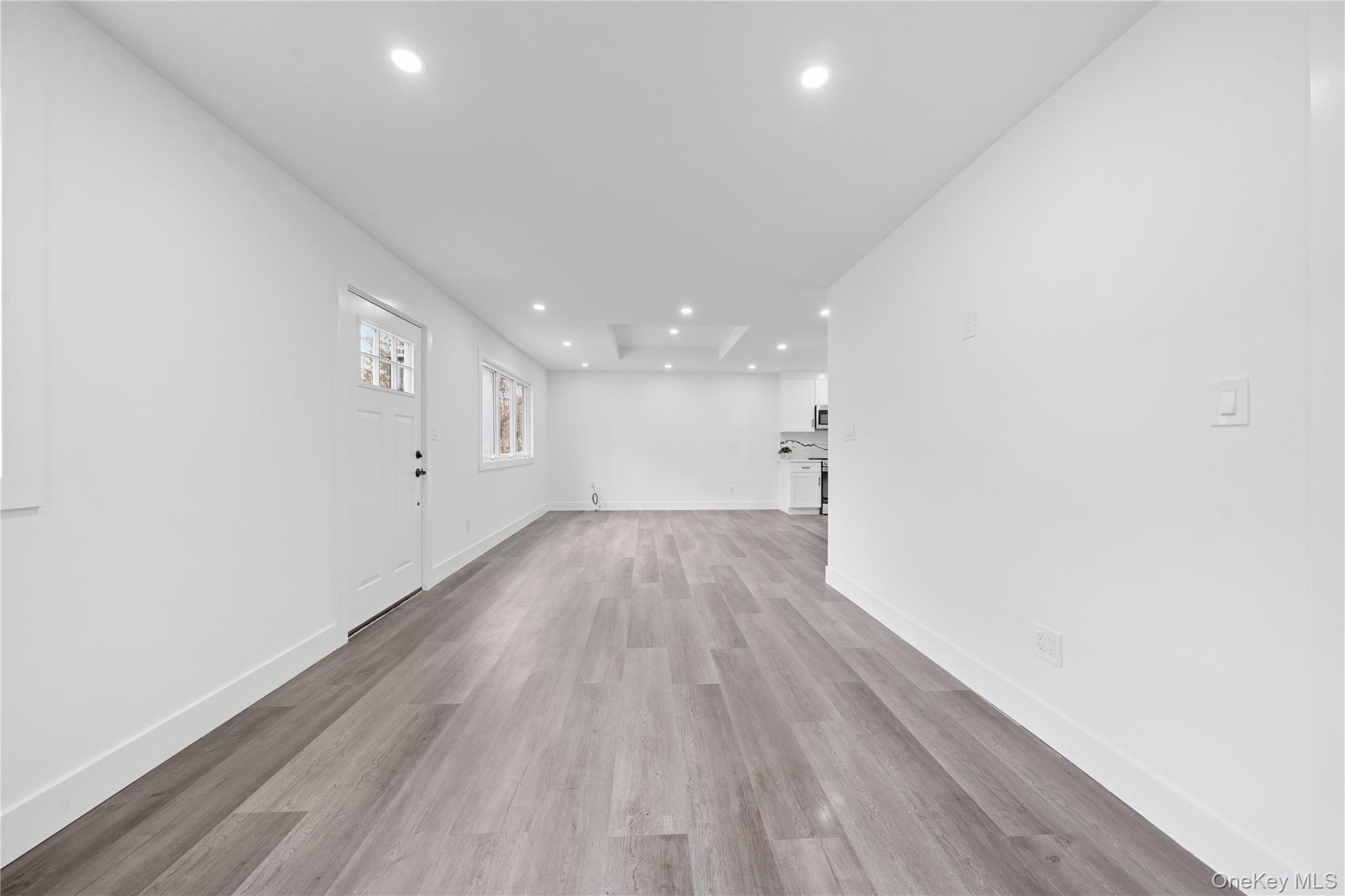 #10 photo, 16 Fife Drive, サフォーク郡 Coram , NY 11727