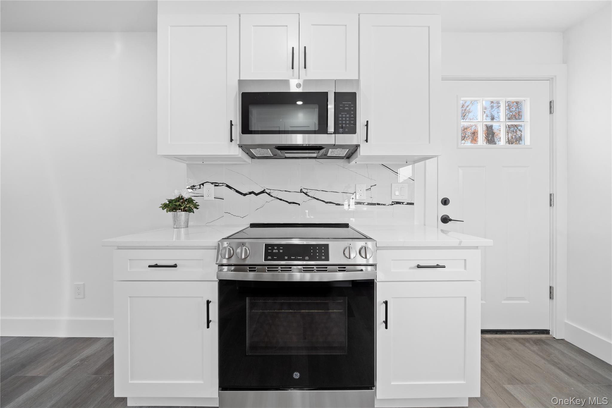 #14 photo, 16 Fife Drive, サフォーク郡 Coram , NY 11727