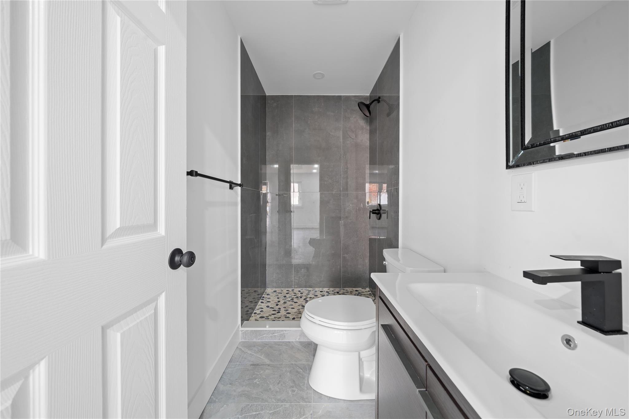 #17 photo, 16 Fife Drive, サフォーク郡 Coram , NY 11727