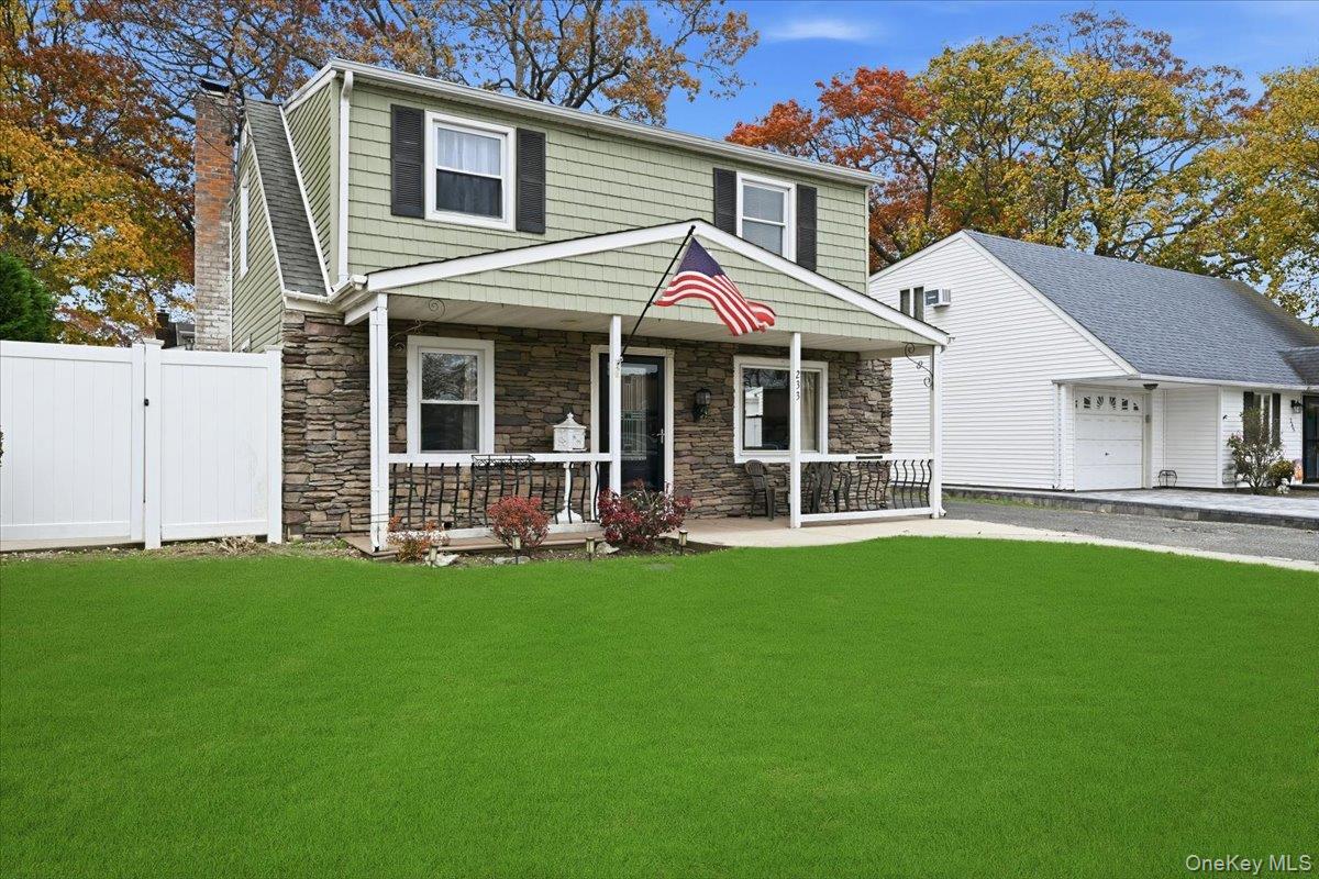 #1 photo, 233 S Alleghany Avenue, Lindenhurst , NY 11757