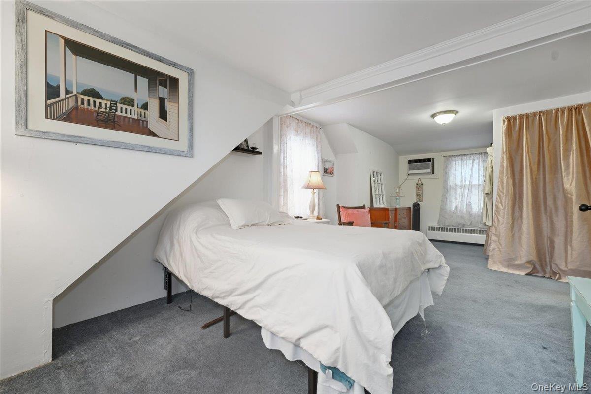 #15 photo, 233 S Alleghany Avenue, Lindenhurst , NY 11757