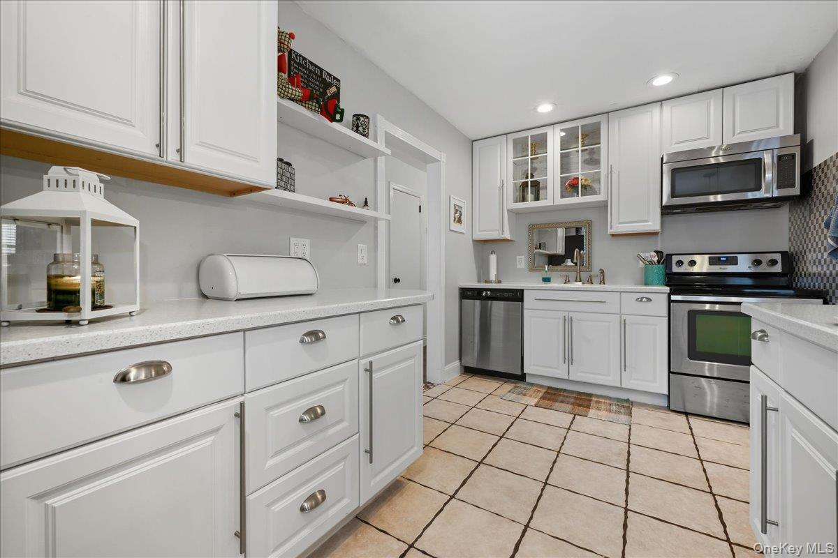 #9 photo, 233 S Alleghany Avenue, Lindenhurst , NY 11757