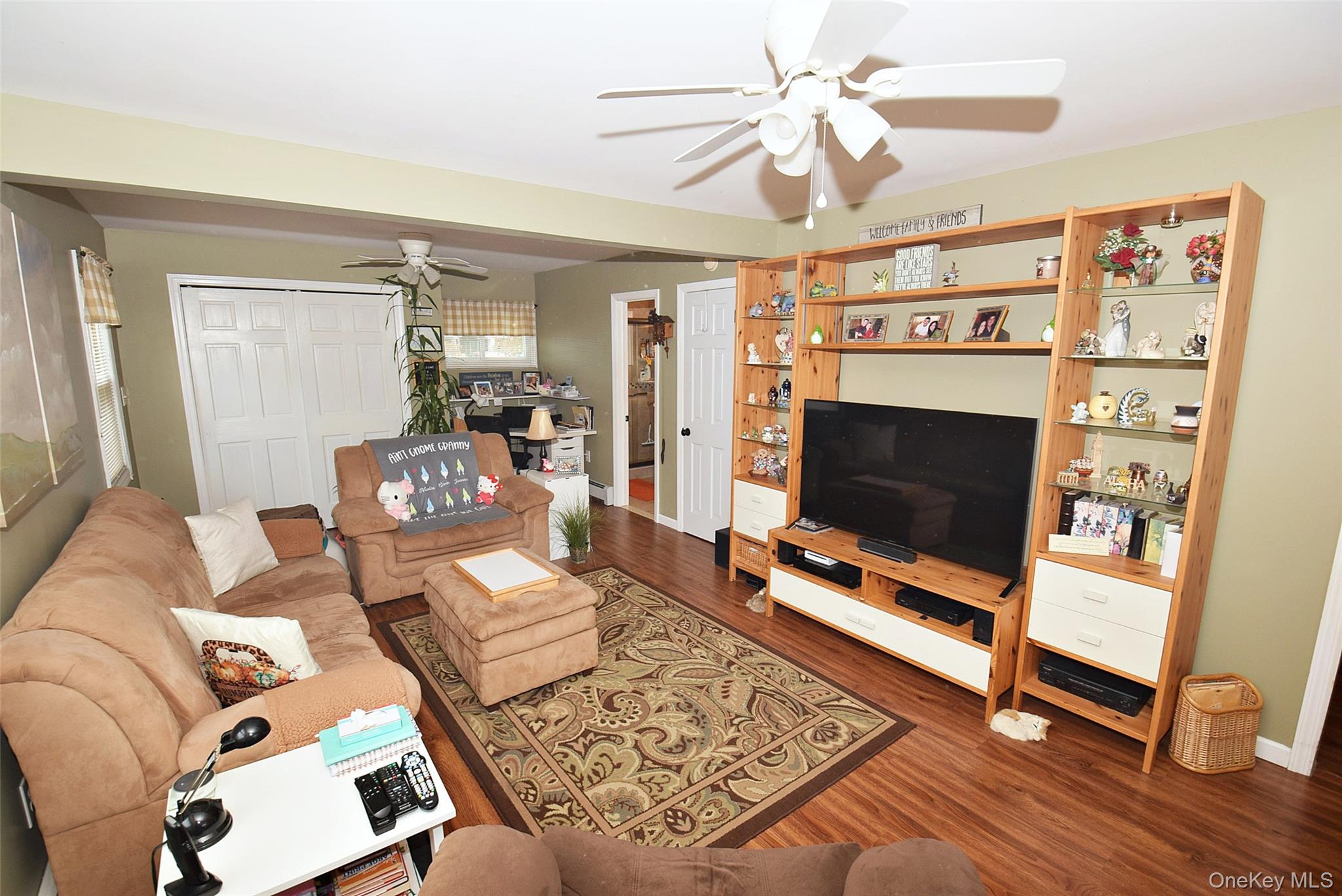 #16 photo, 49 Cutter Lane, Levittown , NY 11756