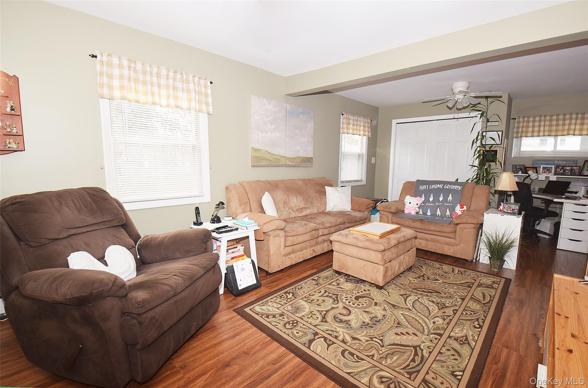 #17 photo, 49 Cutter Lane, Levittown , NY 11756