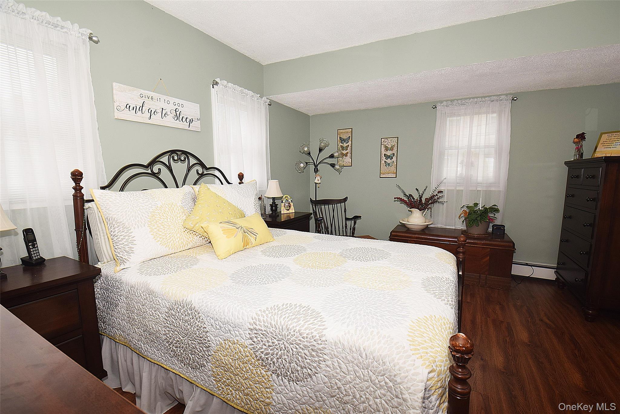 #7 photo, 49 Cutter Lane, Levittown , NY 11756