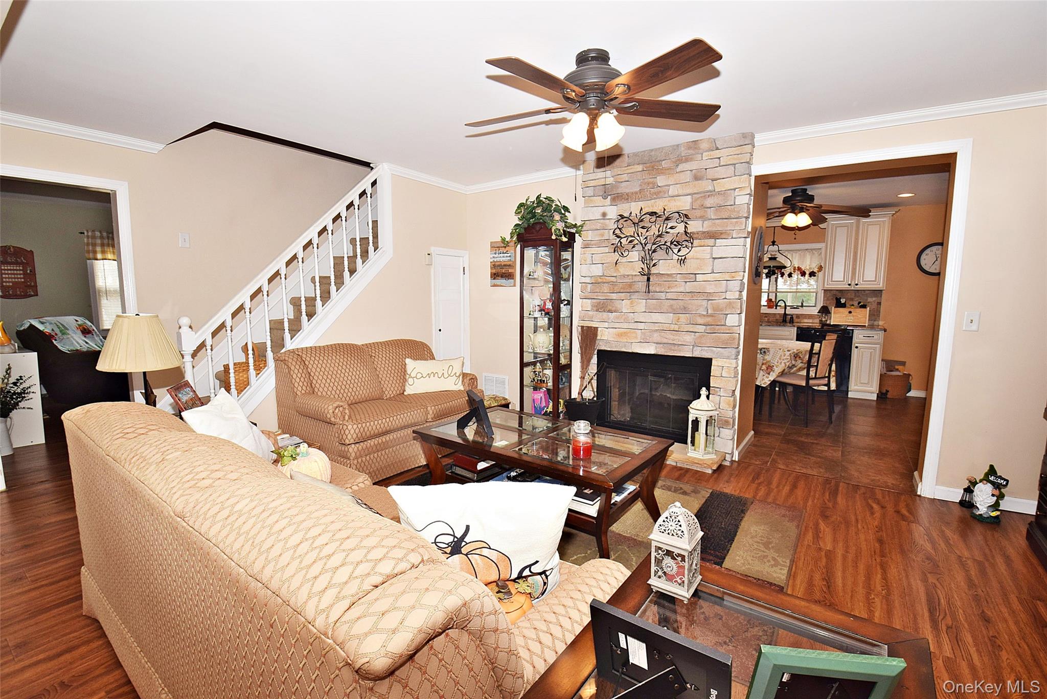 #8 photo, 49 Cutter Lane, Levittown , NY 11756