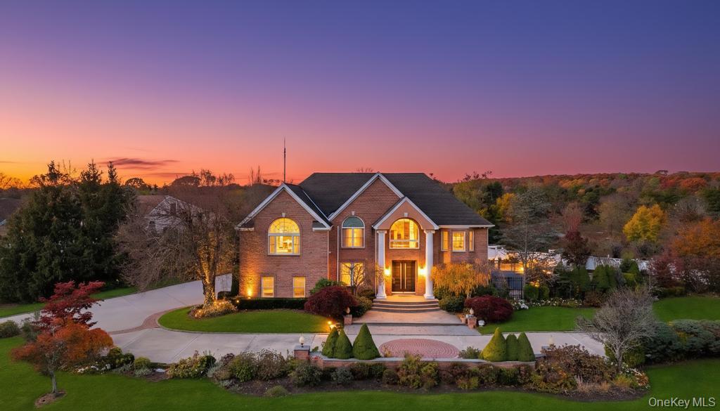 #1 photo, 2 Old Bridge Court, Melville , NY 11747