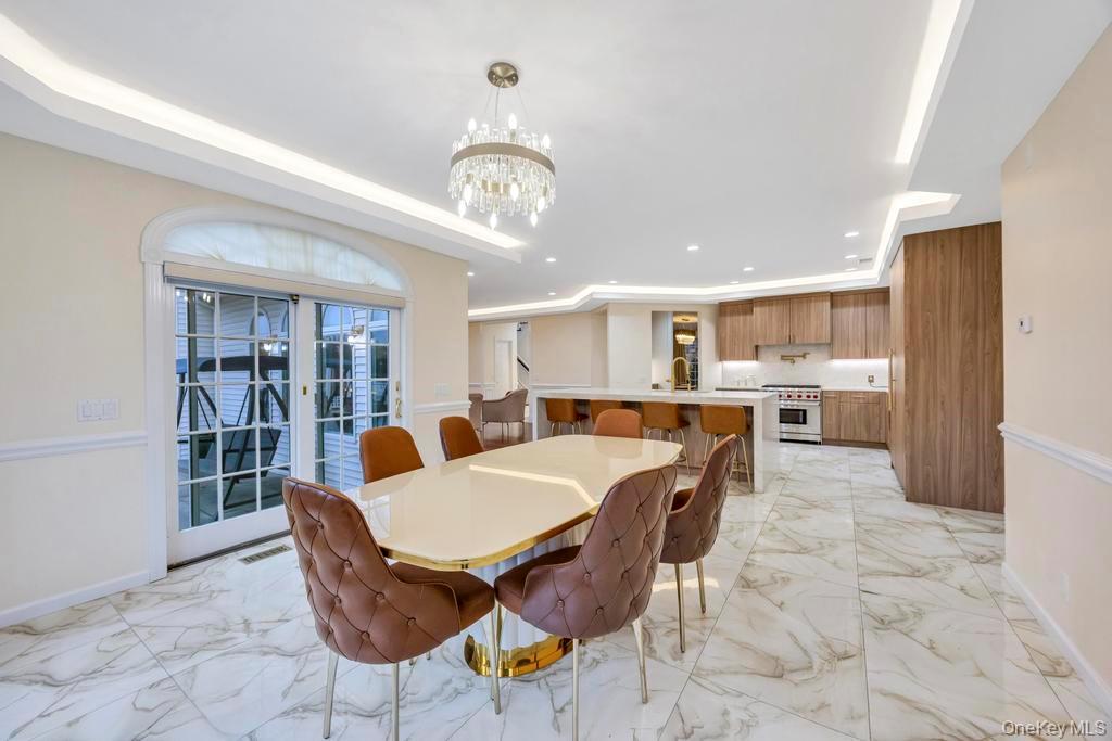 #11 photo, 2 Old Bridge Court, Melville , NY 11747