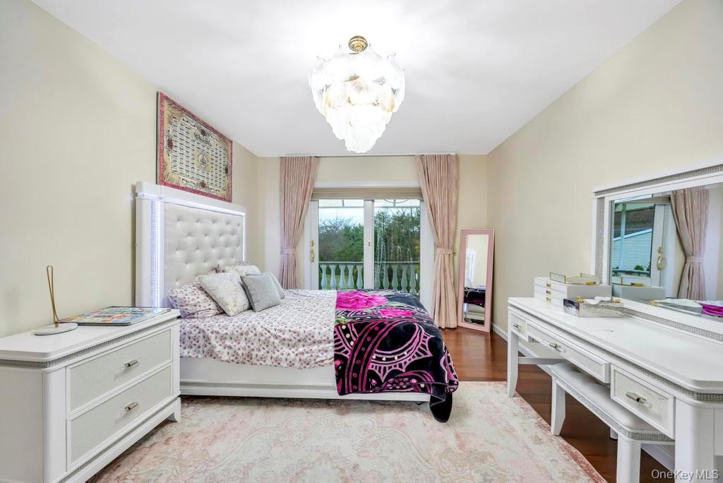 #19 photo, 2 Old Bridge Court, Melville , NY 11747