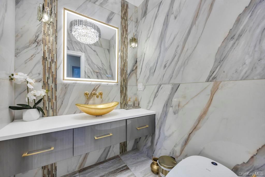 #20 photo, 2 Old Bridge Court, Melville , NY 11747