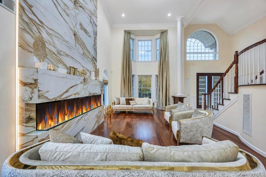 #4 photo, 2 Old Bridge Court, Melville , NY 11747