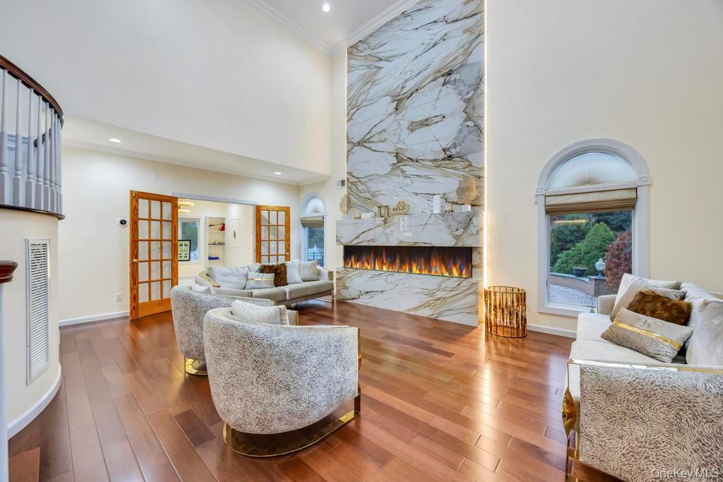 #6 photo, 2 Old Bridge Court, Melville , NY 11747